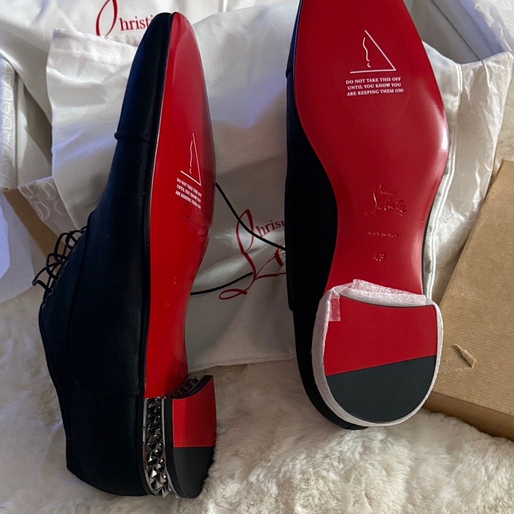Christian Louboutin Elegant Black Oxfords - Picture 5 of 7